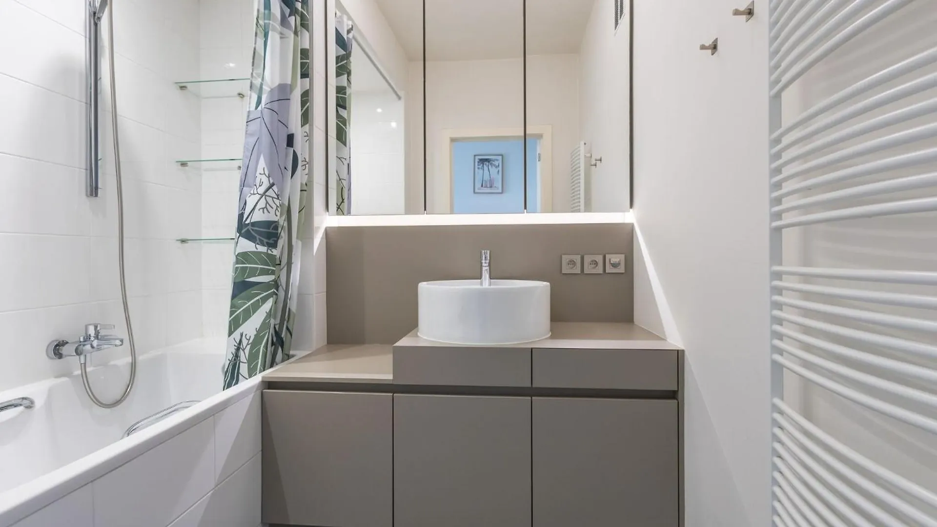 Spacious Apartment With Seaview Middelkerke
